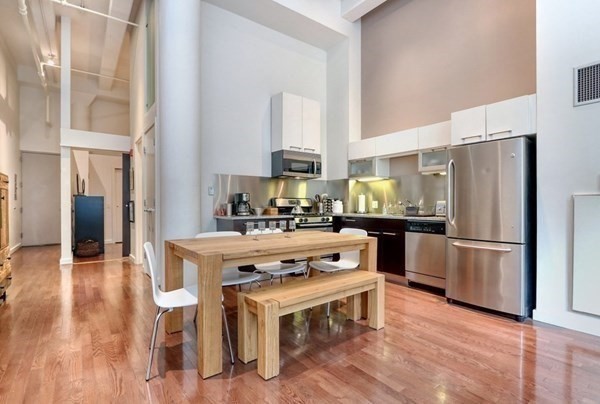 88 Kingston St, Downtown