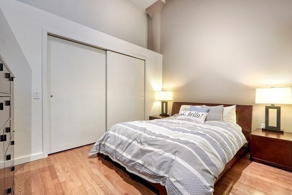 88 Kingston St, Downtown