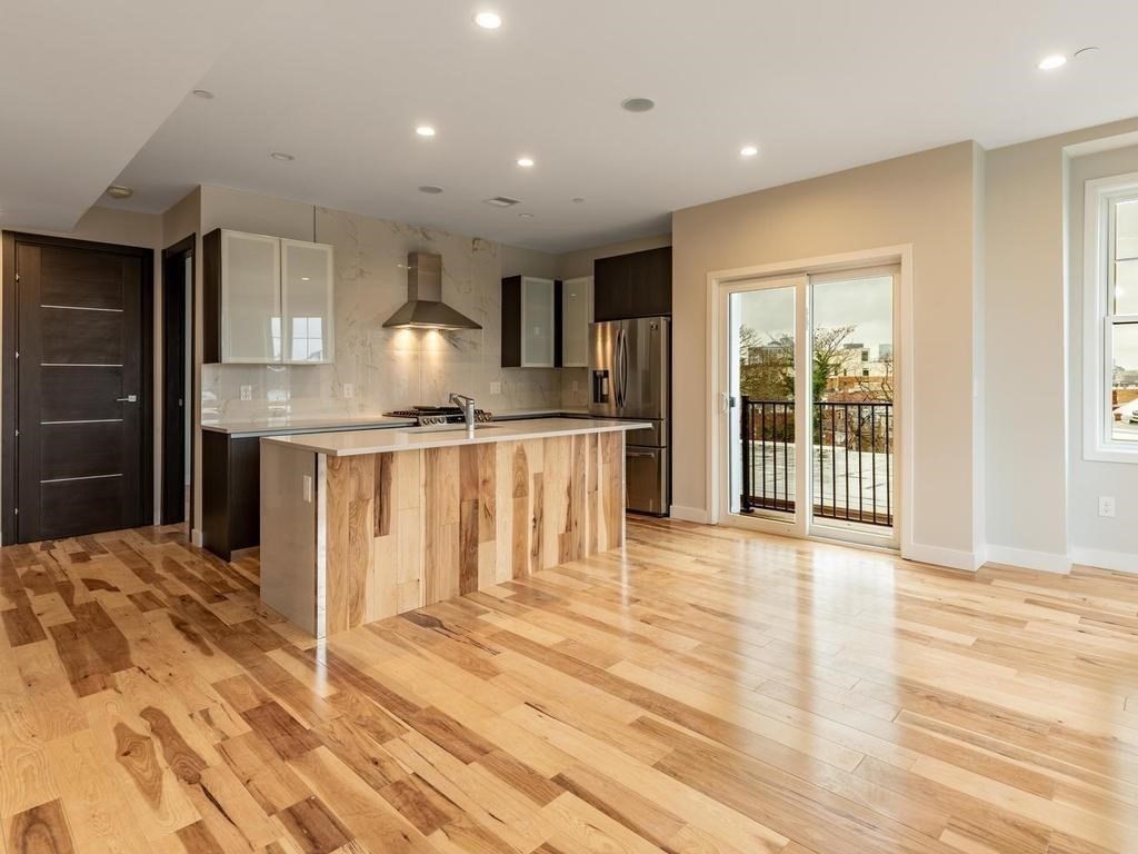 39 Lexington St, East Boston