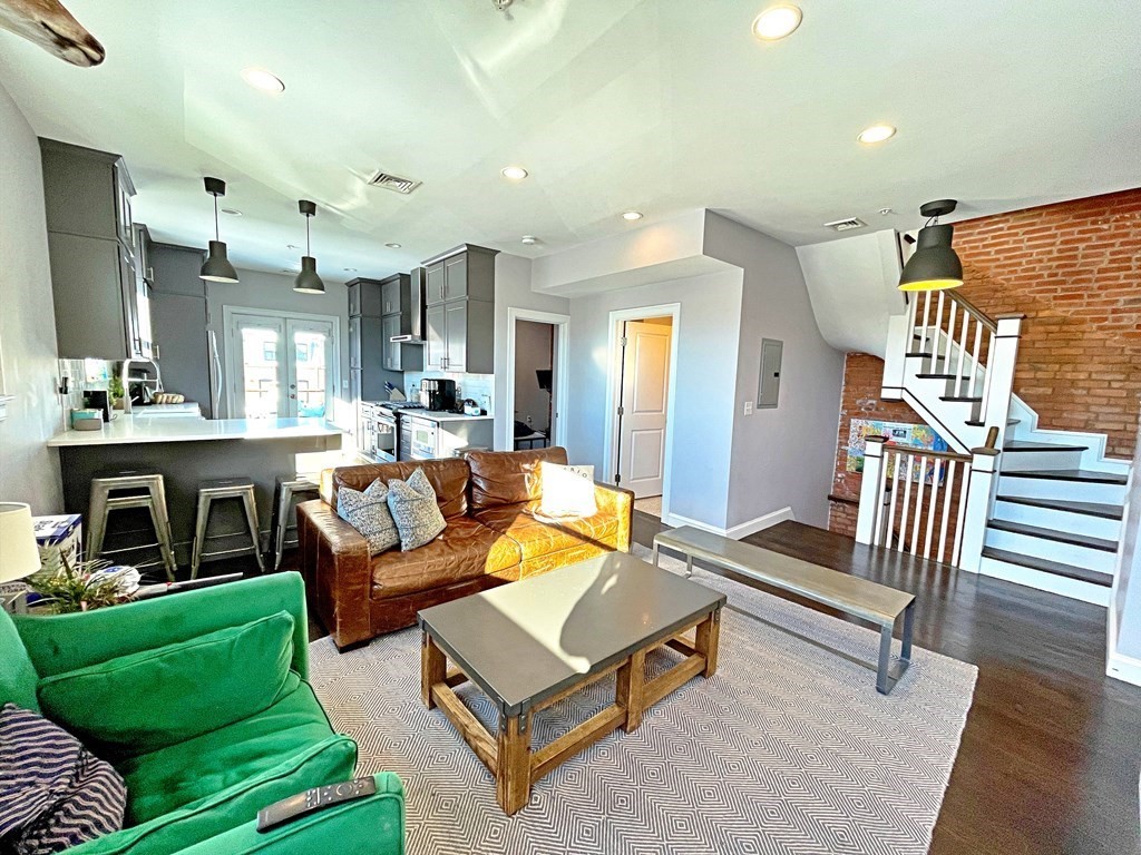 90 Bennington St, East Boston