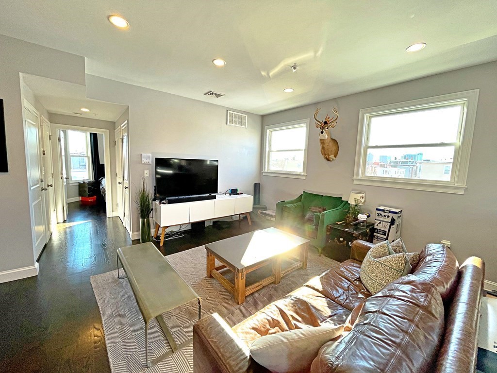 90 Bennington St, East Boston