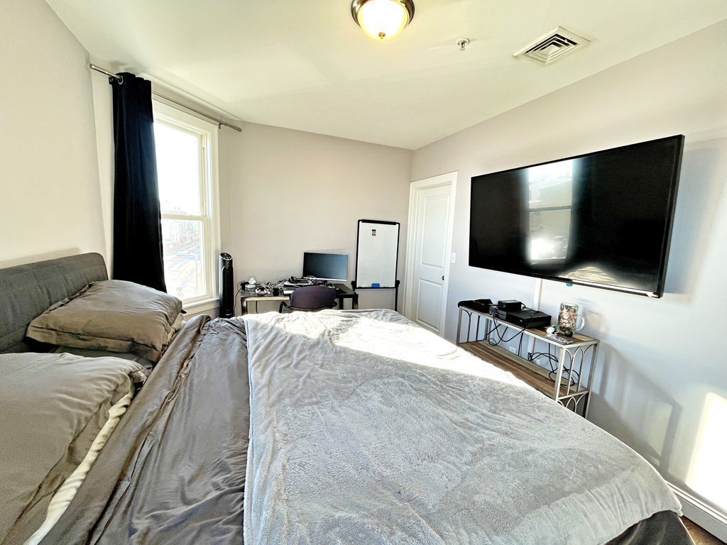 90 Bennington St, East Boston