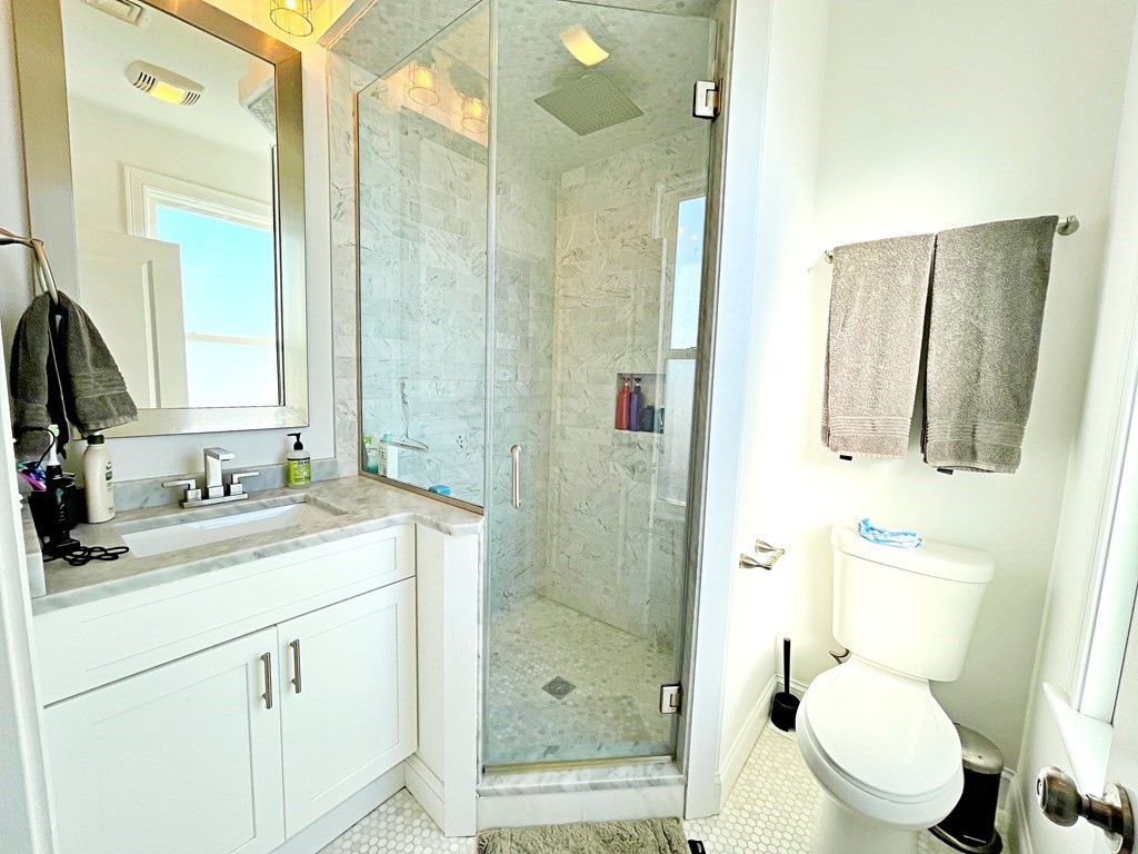 90 Bennington St, East Boston