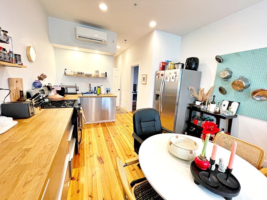 264 Sumner St, East Boston