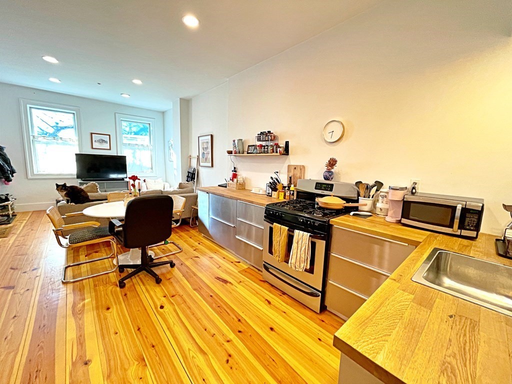 264 Sumner St, East Boston