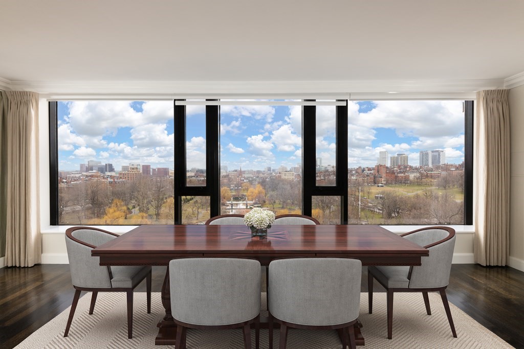 220 Boylston St, Back Bay