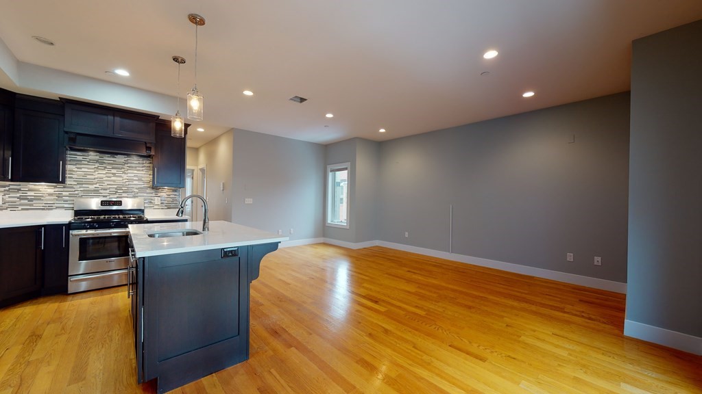 41 2nd St, South Boston