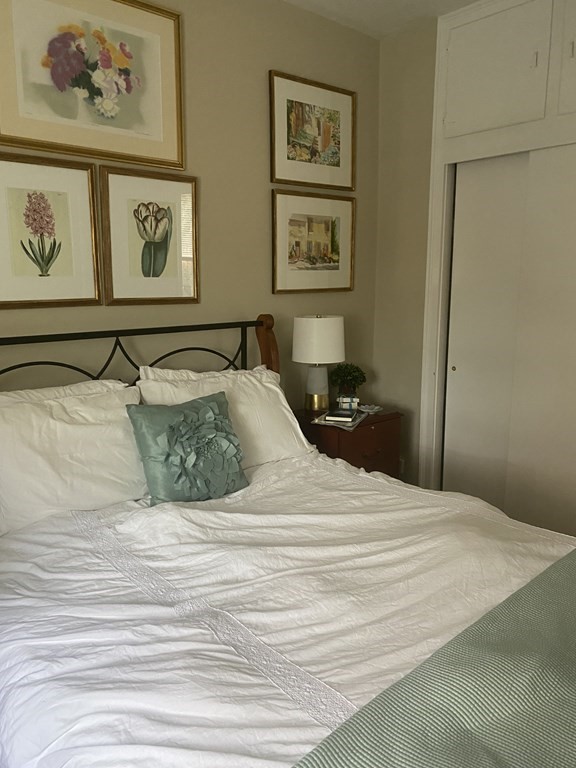 103 Charles St, Beacon Hill