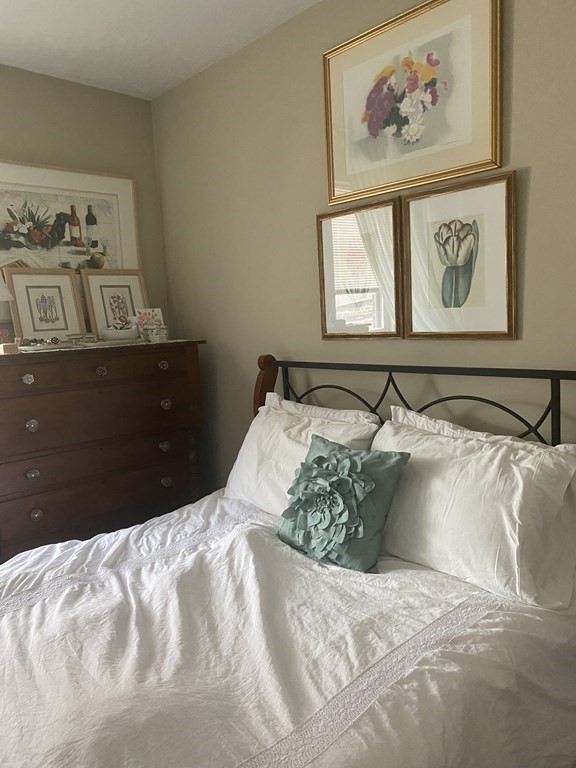 103 Charles St, Beacon Hill