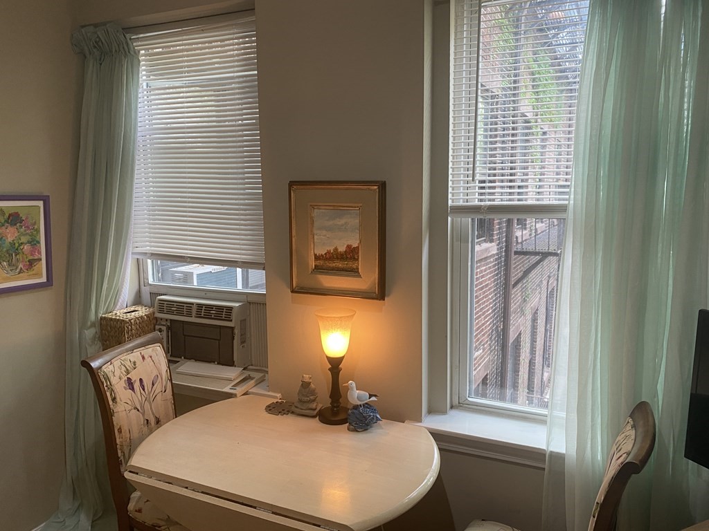 103 Charles St, Beacon Hill