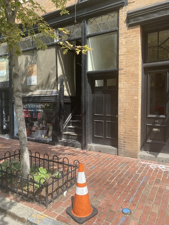 103 Charles St, Beacon Hill