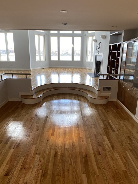 27 Bay State Rd, Fenway