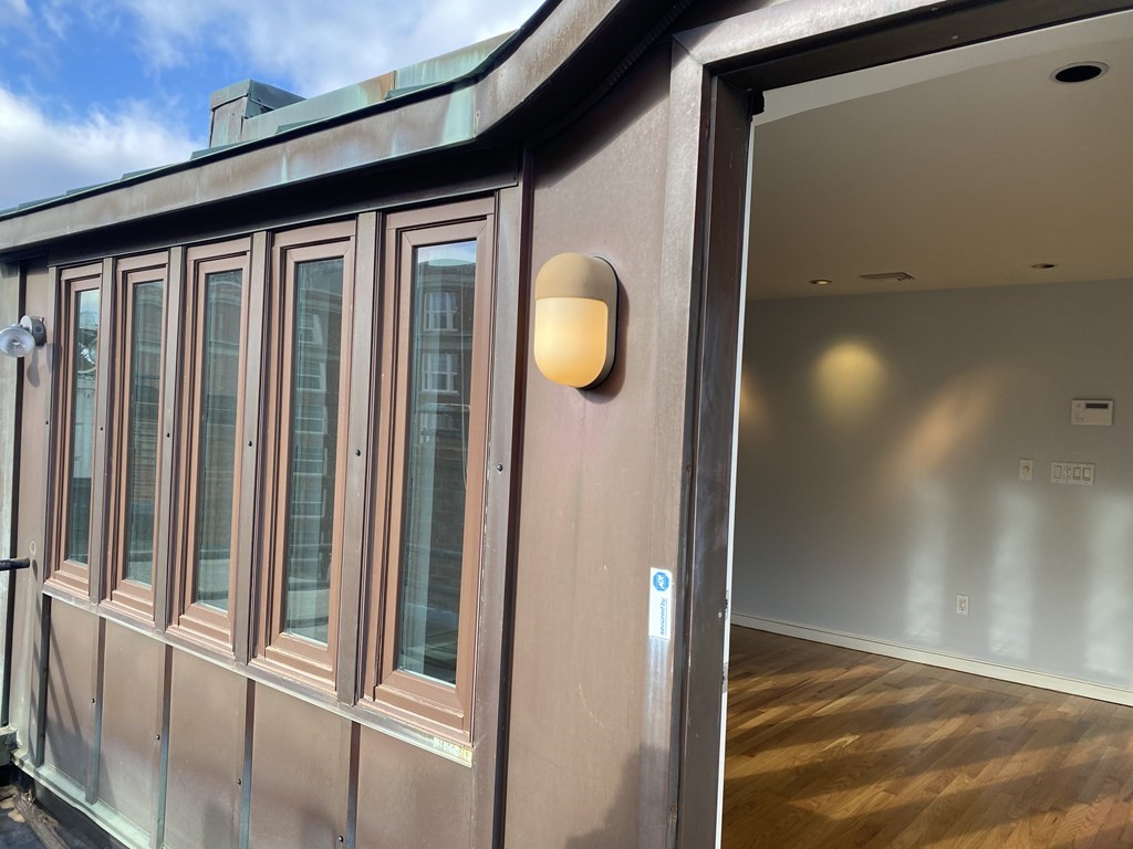 27 Bay State Rd, Fenway