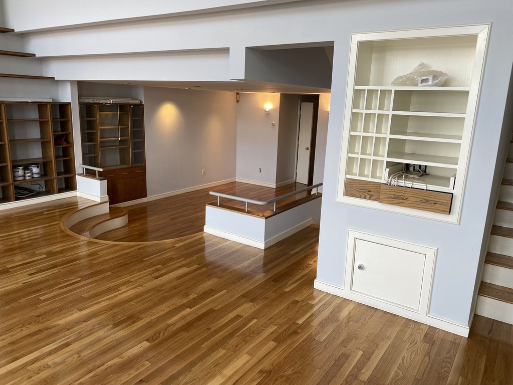 27 Bay State Rd, Fenway