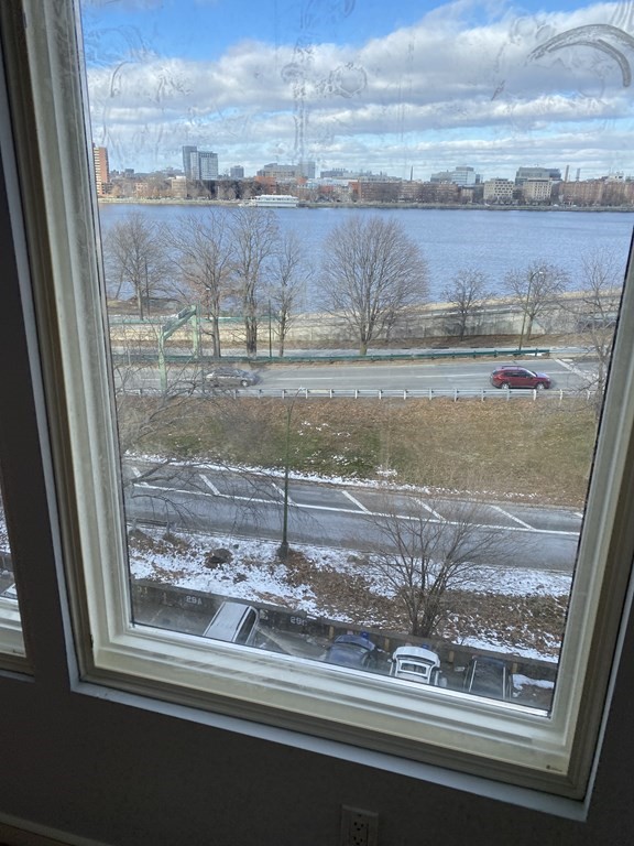 27 Bay State Rd, Fenway