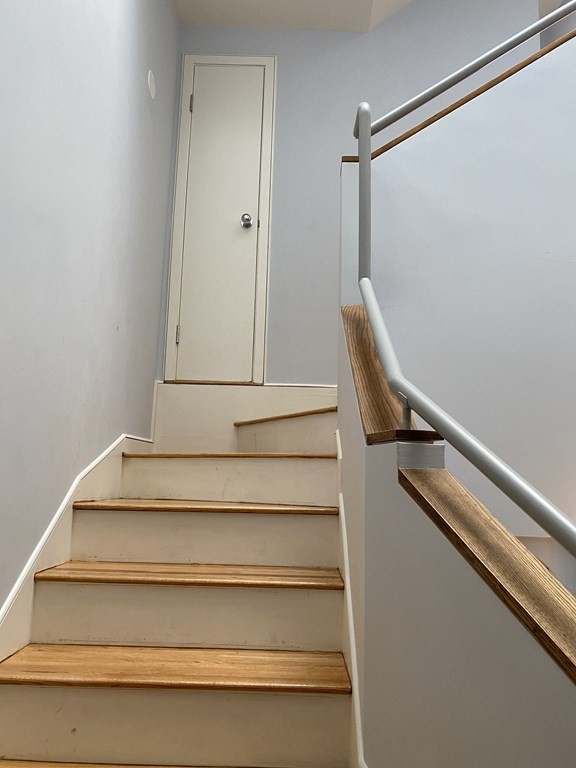 27 Bay State Rd, Fenway