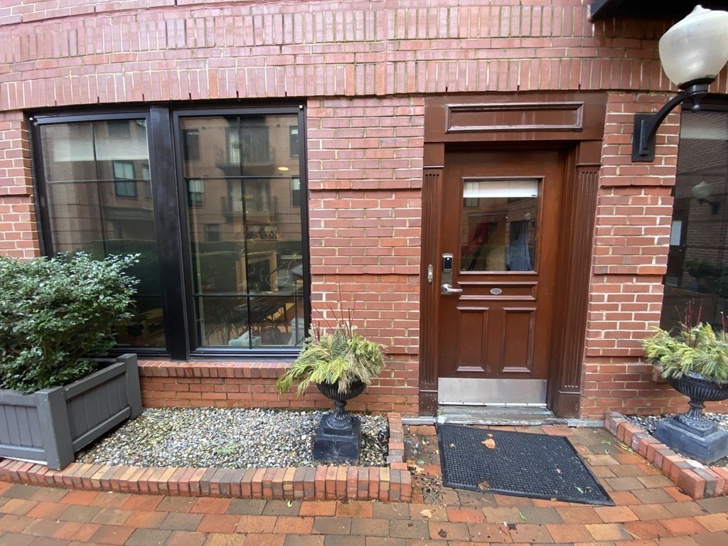 32 Garrison St, Back Bay