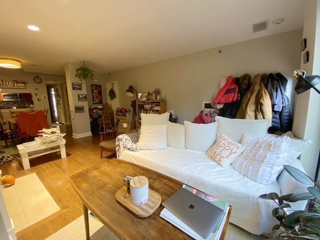 32 Garrison St, Back Bay