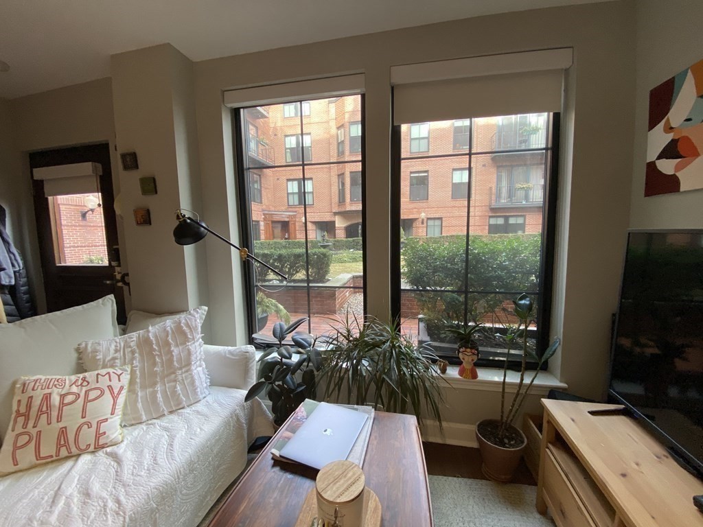 32 Garrison St, Back Bay