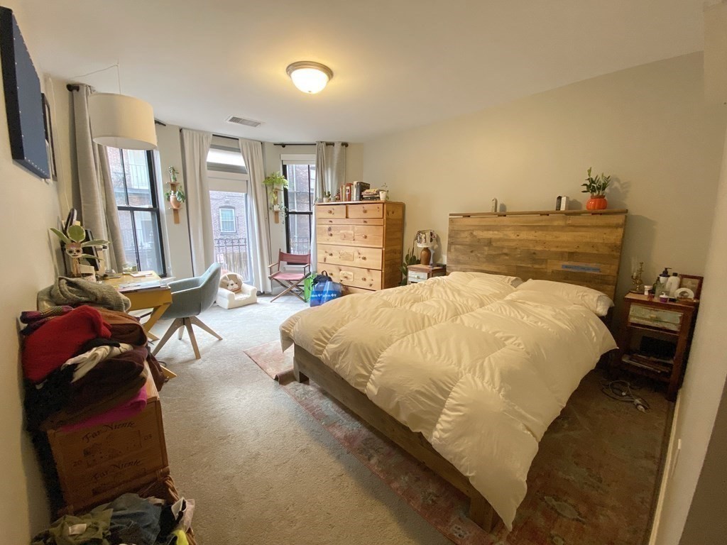 32 Garrison St, Back Bay