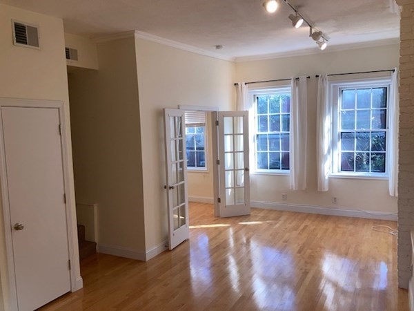 53 Garden St, Beacon Hill