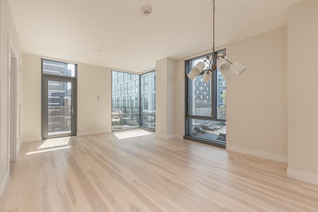 32 Traveler St, South End