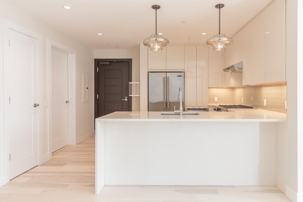 32 Traveler St, South End