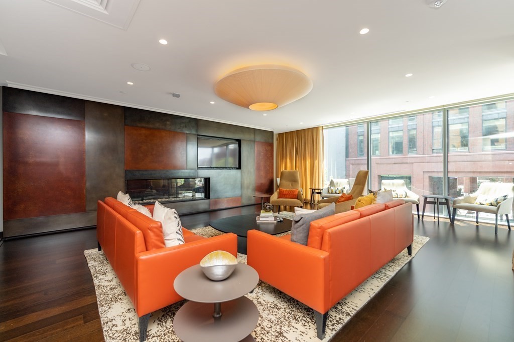 32 Traveler St, South End