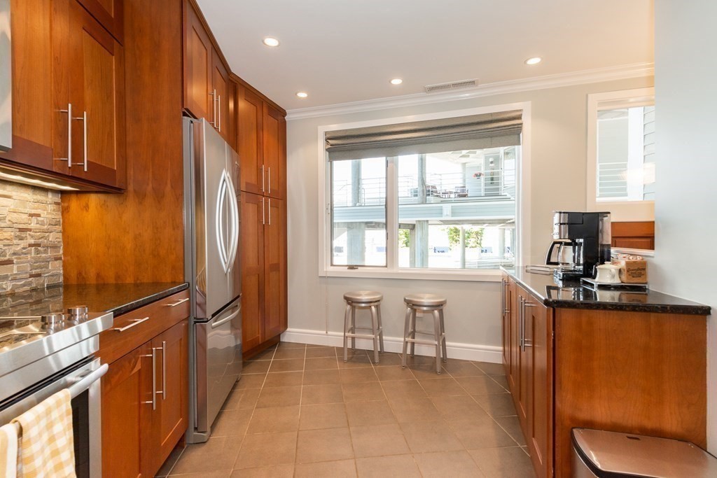 51 Pier 7, Charlestown