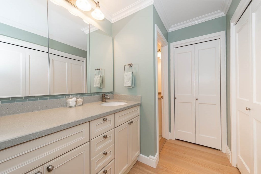 51 Pier 7, Charlestown