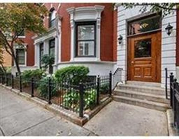 78 Gainsborough St, Fenway