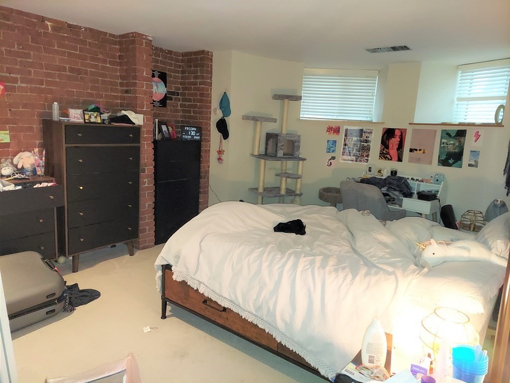 78 Gainsborough St, Fenway