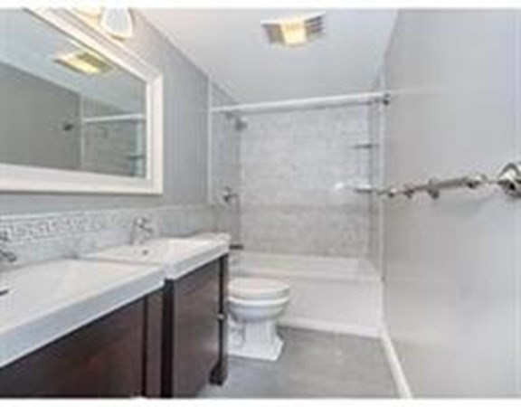 78 Gainsborough St, Fenway