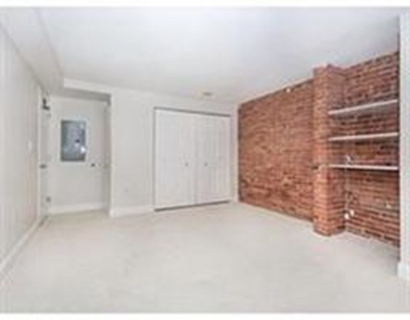 78 Gainsborough St, Fenway