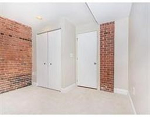 78 Gainsborough St, Fenway