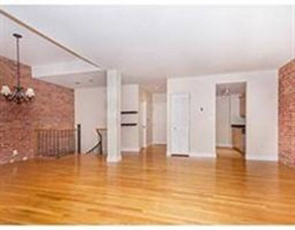 78 Gainsborough St, Fenway