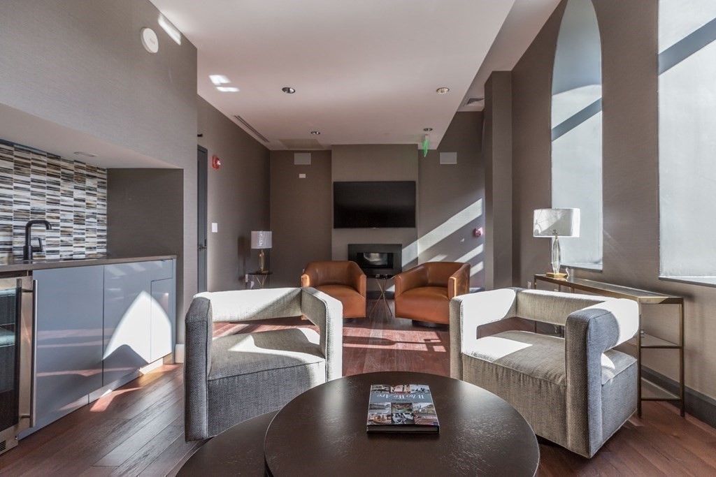 140 Shawmut Ave, South End