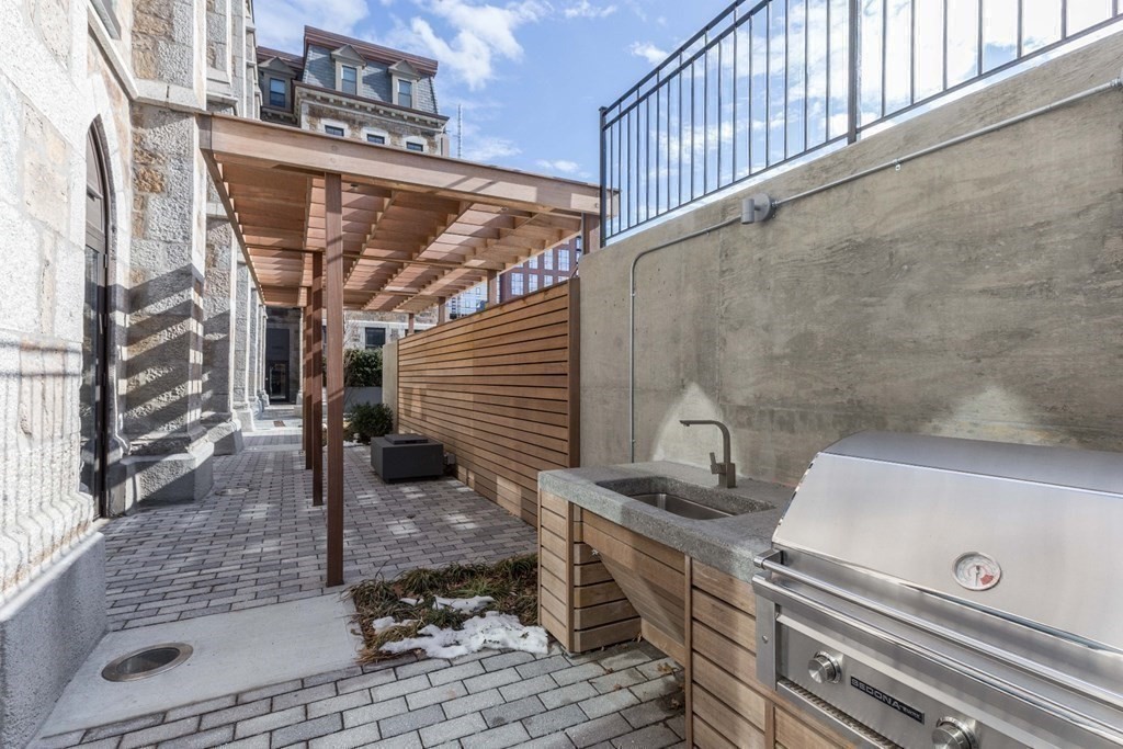 140 Shawmut Ave, South End