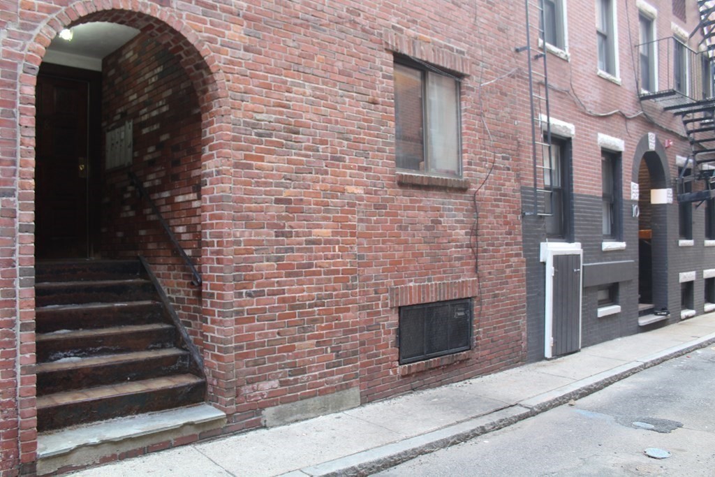 8 Wiget St, North End