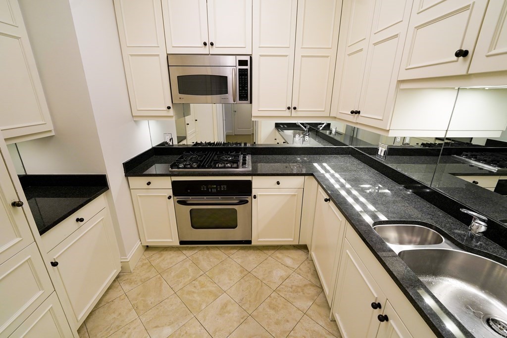 1 Charles St, Back Bay