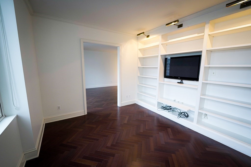 1 Charles St, Back Bay