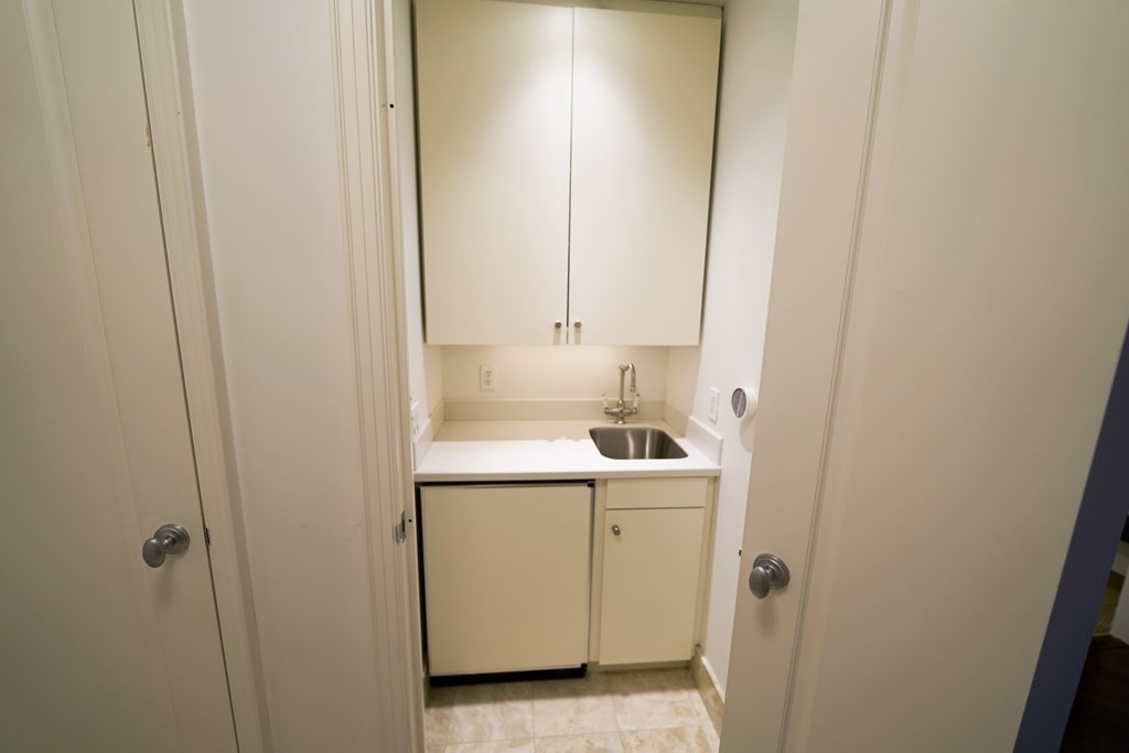 1 Charles St, Back Bay