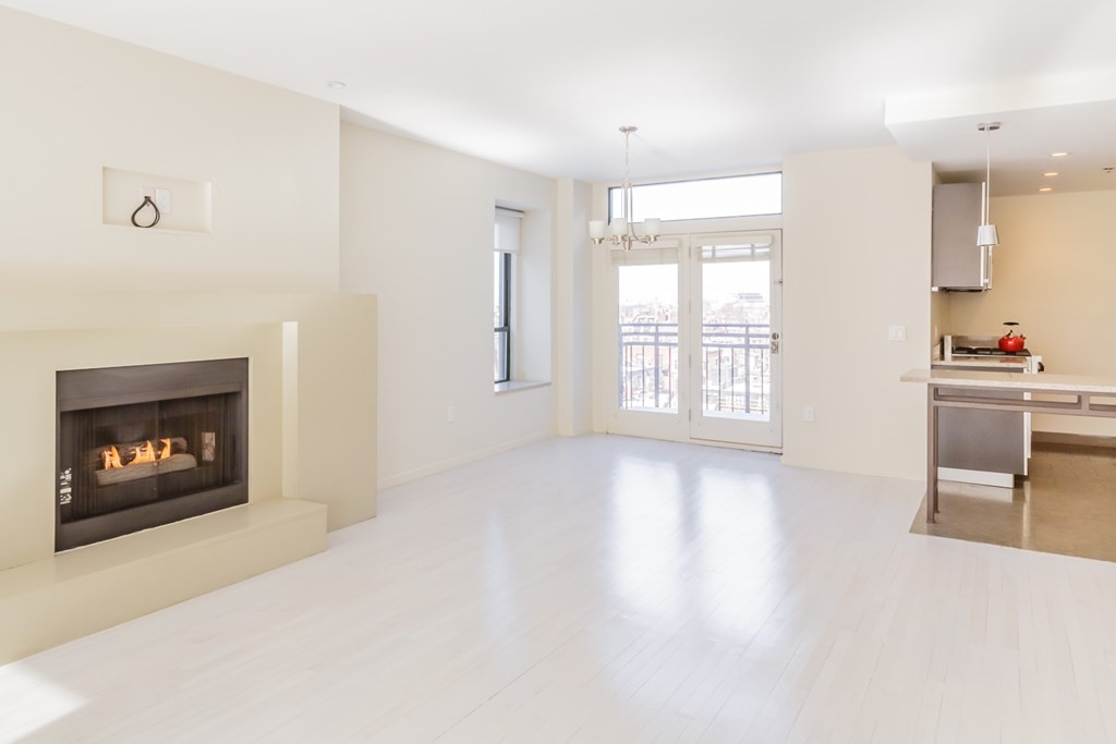 755 Boylston St, Back Bay