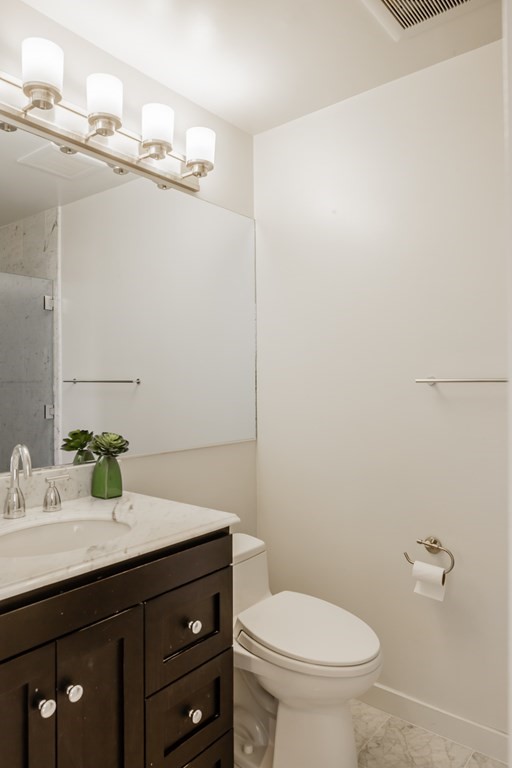 755 Boylston St, Back Bay