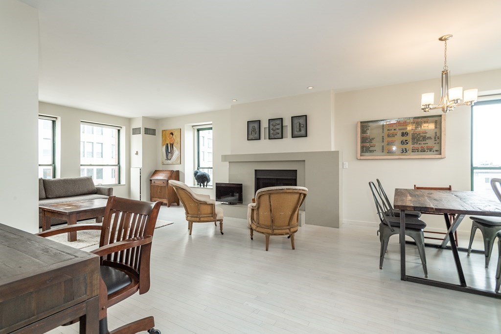 755 Boylston St, Back Bay