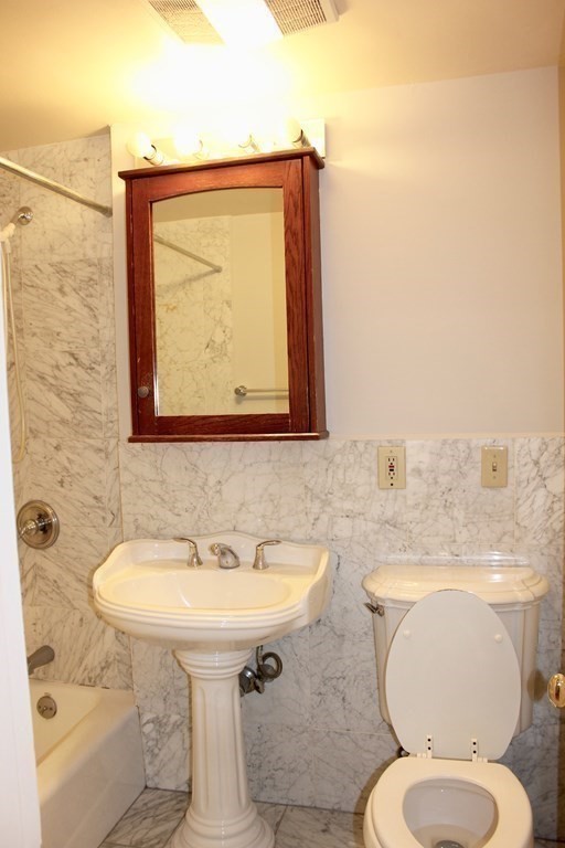 239 Commonwealth Ave, Back Bay