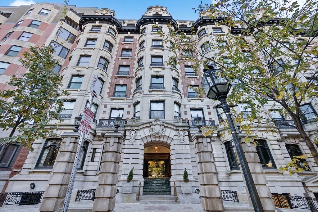 390 Commonwealth Ave, Back Bay