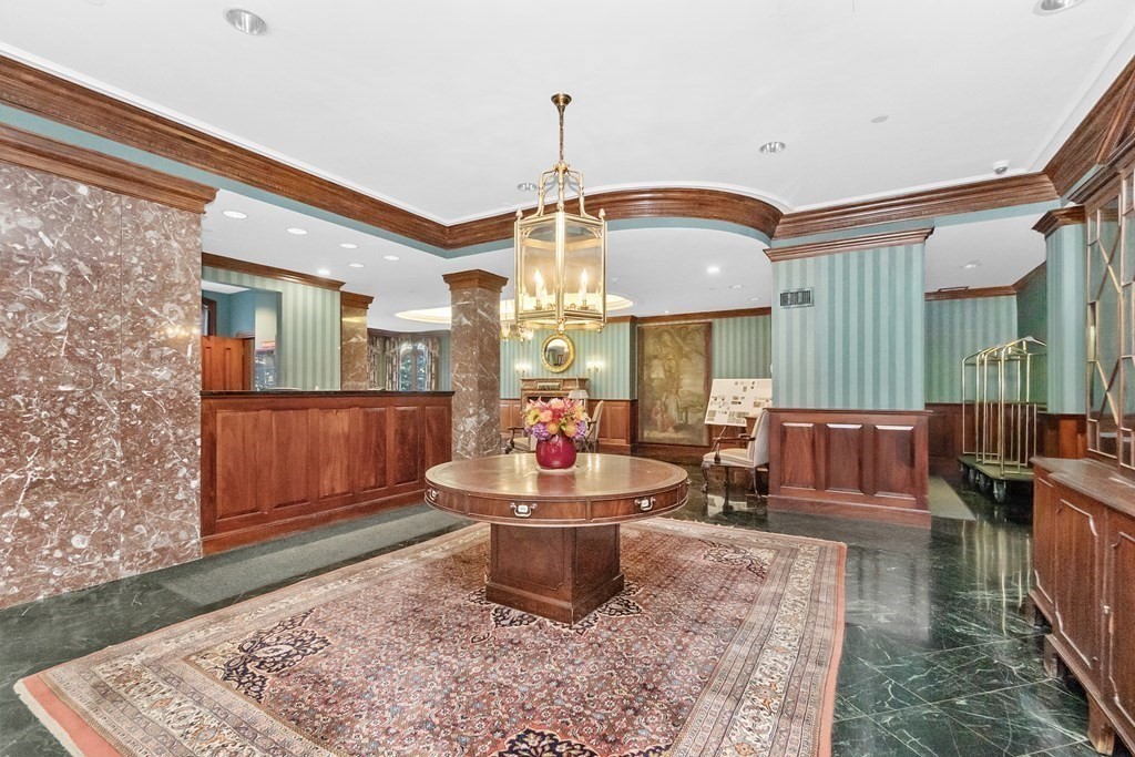 390 Commonwealth Ave, Back Bay