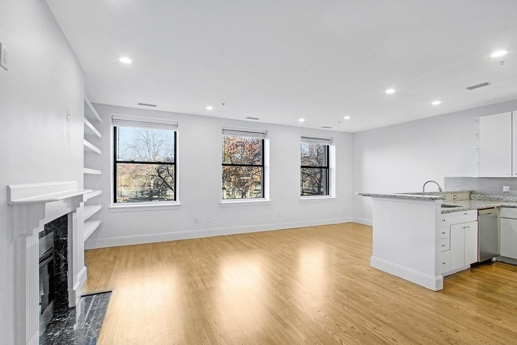 140 Boylston St, Midtown