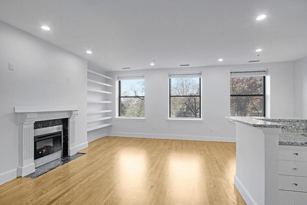 140 Boylston St, Midtown